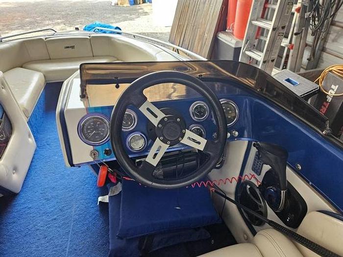 Used 1986 Commander Power Boat