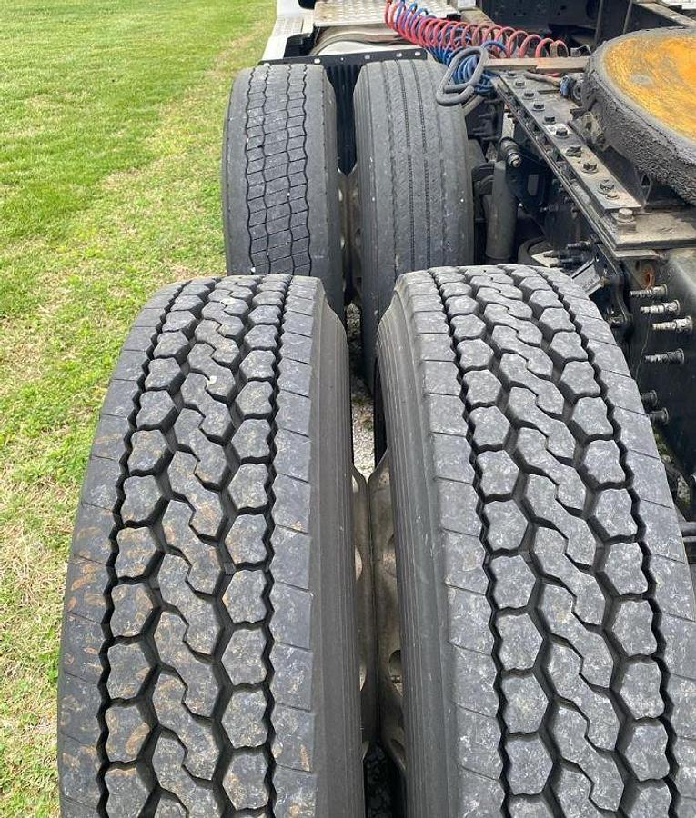 Used 2013 Volvo VNL64T670