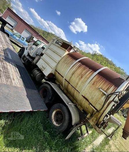 Used 2006 STERLING LT9513 Vacuum Truck