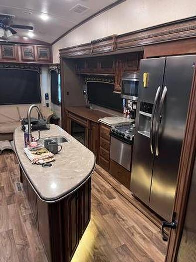 Used 2016 Jayco Pinnacle