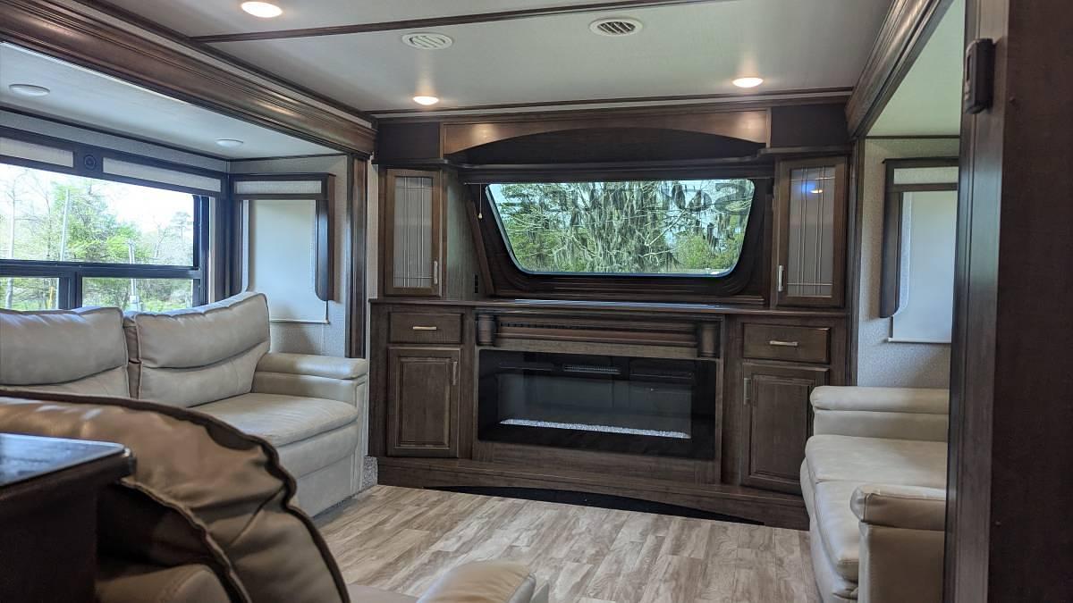 Used 2020 Grand Design Solitude 380fl