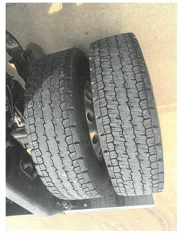 Used 2005 Peterbilt 379 EXHD Conventional Sleeper Semi