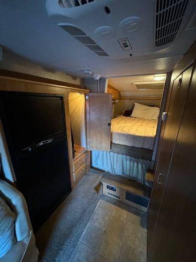 Used 2006 Lance 1181 MAX CAMPER