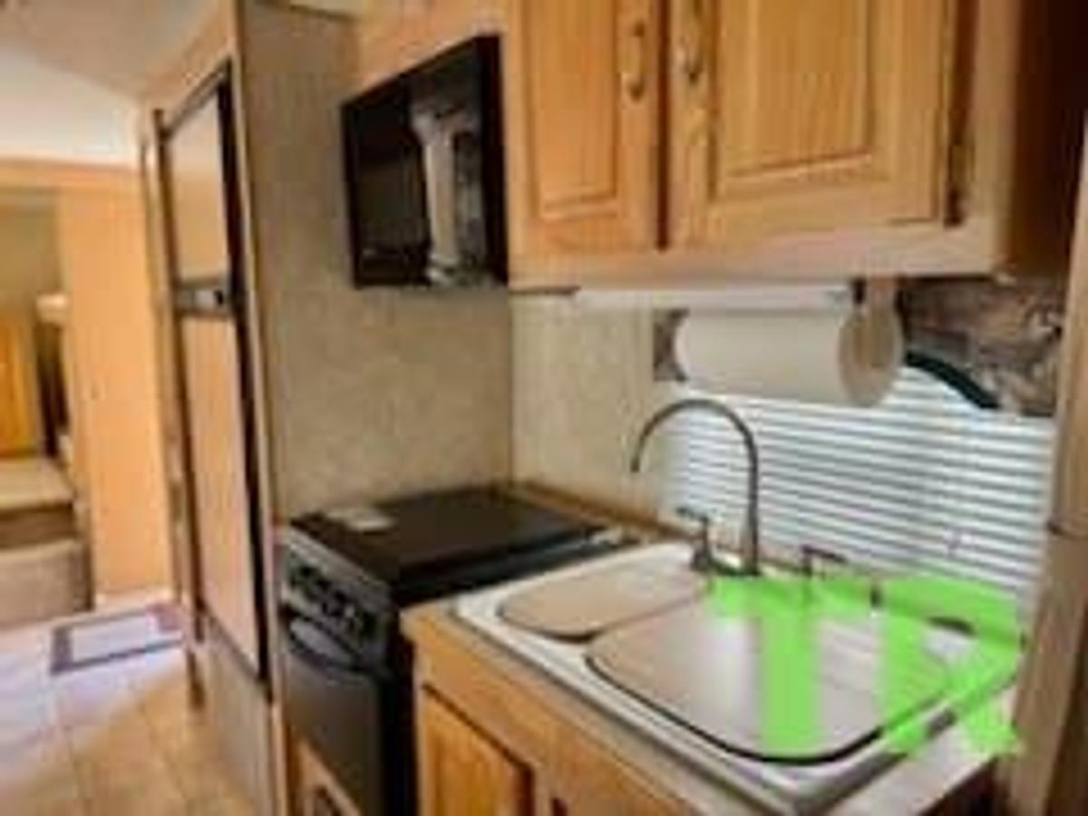 Used 2005 E-Z Frontier Travel Trailer