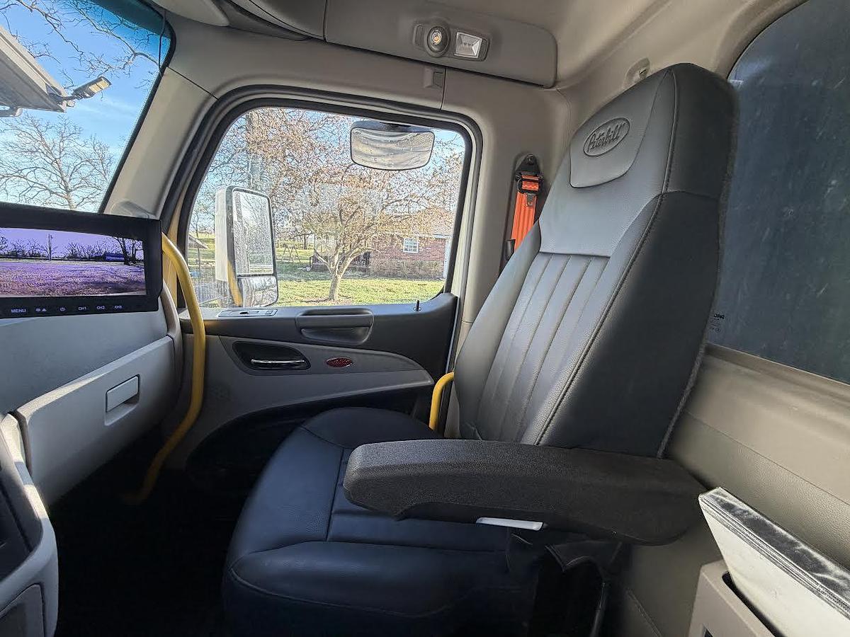 Used 2025 Peterbilt 567