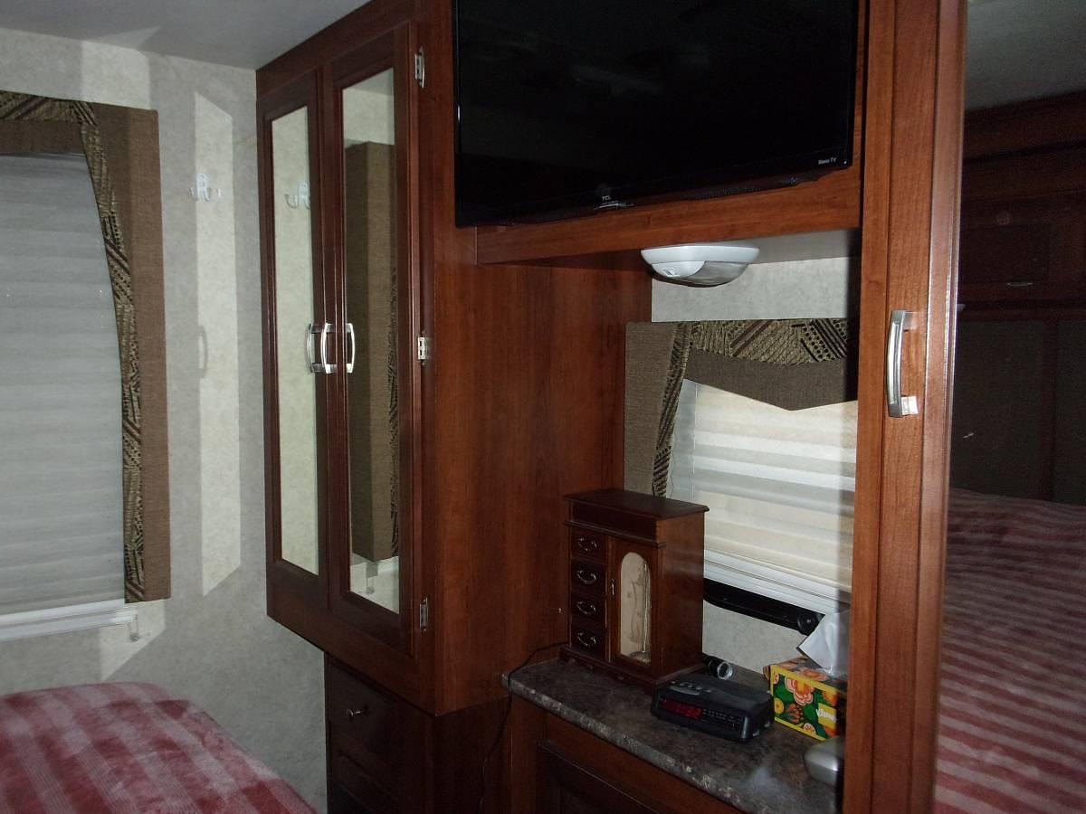 Used 2014 Forest River Georgetown 328TSF