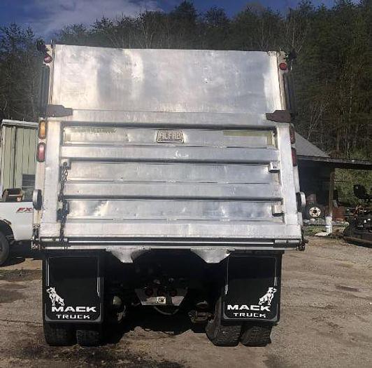 Used 2006 Mack Granite CV713