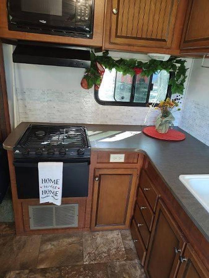 Used 2013 Jayco Jay Feather Ultra Lite 24T Travel Trailer