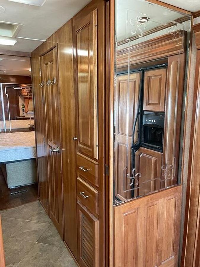 Used 2007 Monaco Camelot 42PDQ Class A Motorhome