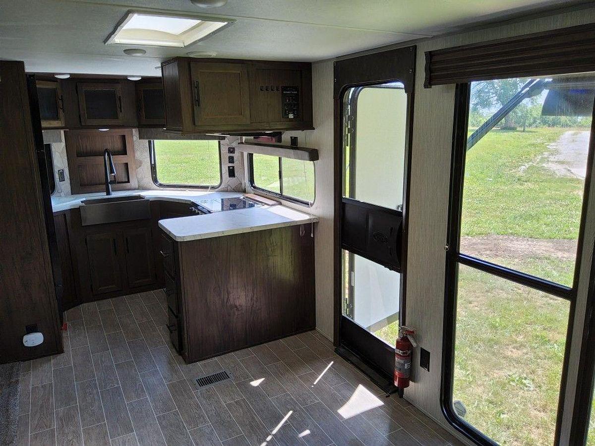 Used 2021 Forest River Cherokee 274VFK