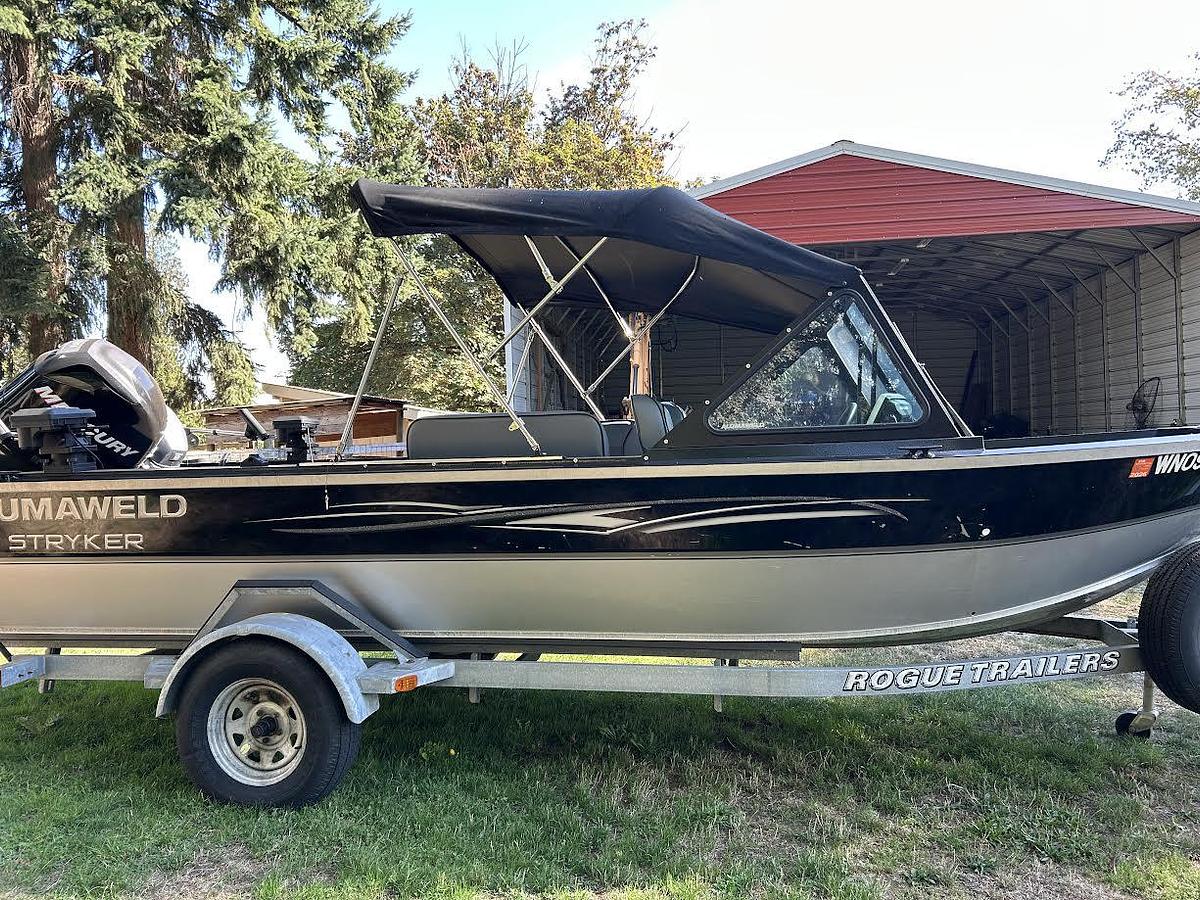 Used 2009 Alumaweld Stryker Fishing Boat