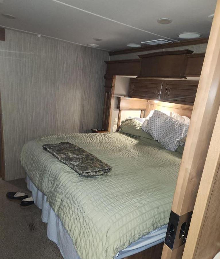 Used 2019 DRV MOBILE SUITES 44 HOUSTON Fifth Wheel