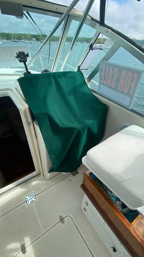 Used 2001 Pursuit 3000 Express