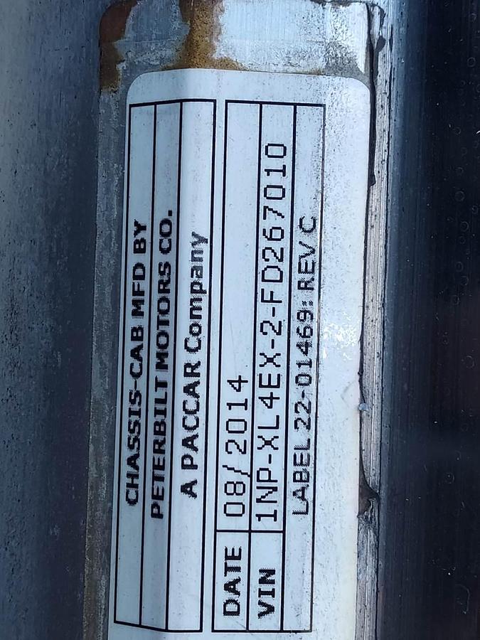 Used 2015 Peterbilt 389 Sleeper Semi Truck