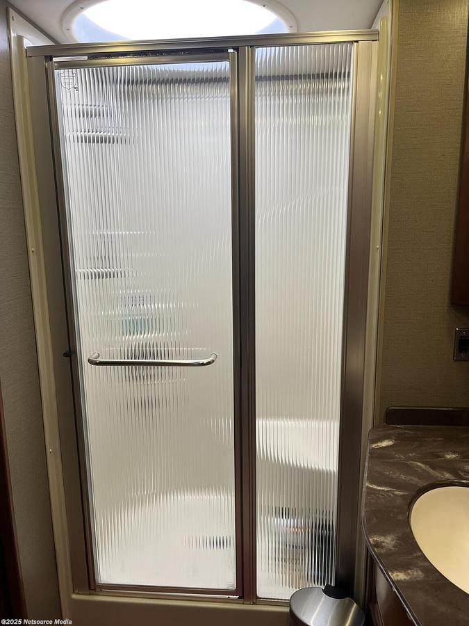 Used 2014 Fleetwood Discovery 40E Class A Motorhome