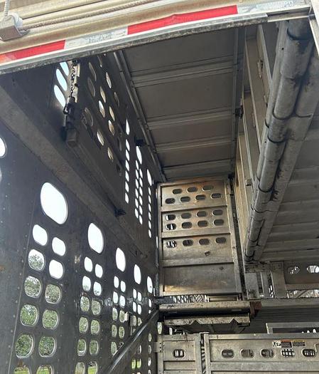 Used 2013 WILSON PSDCL-402 Livestock Trailer