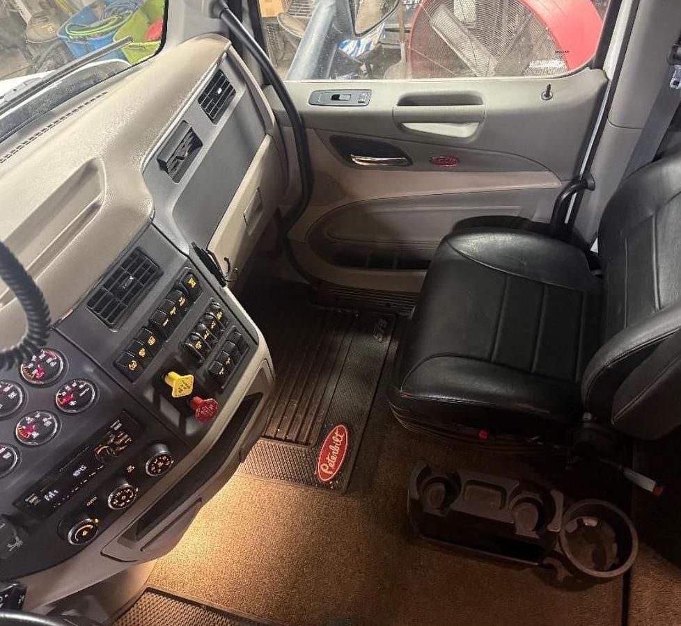 Used 2020 Peterbilt 579