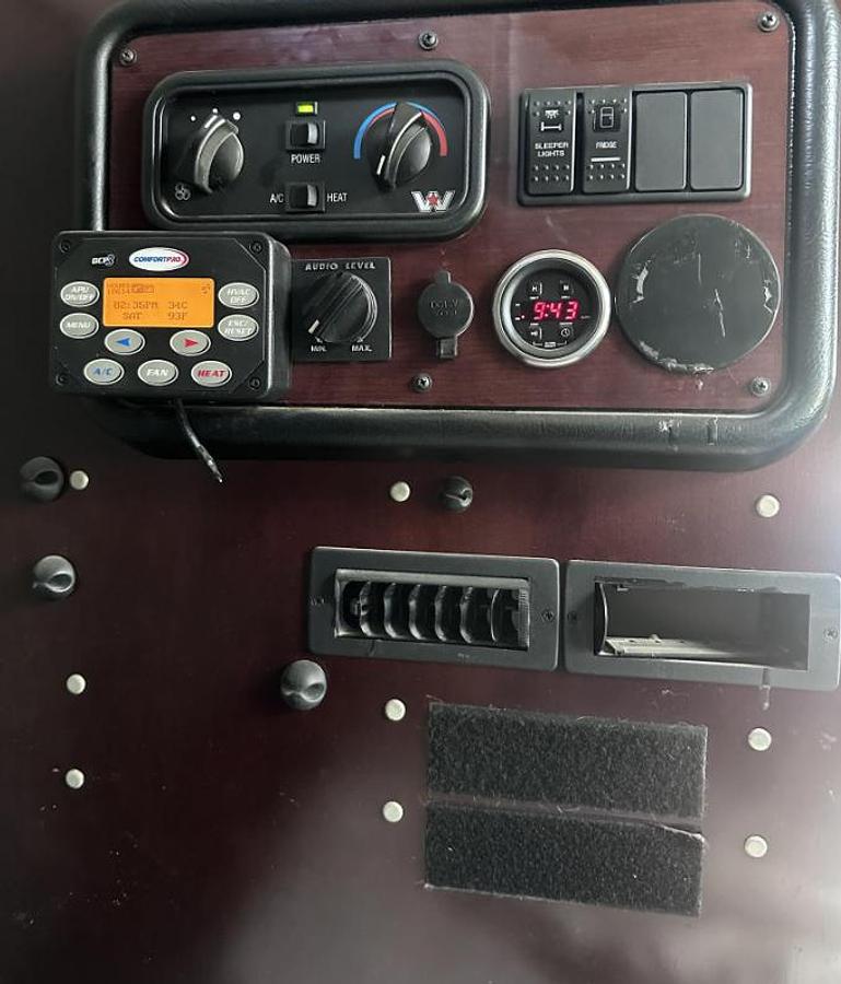 Used 2018 Western Star 5700XE & 2023 FONTAINE DROP DECK