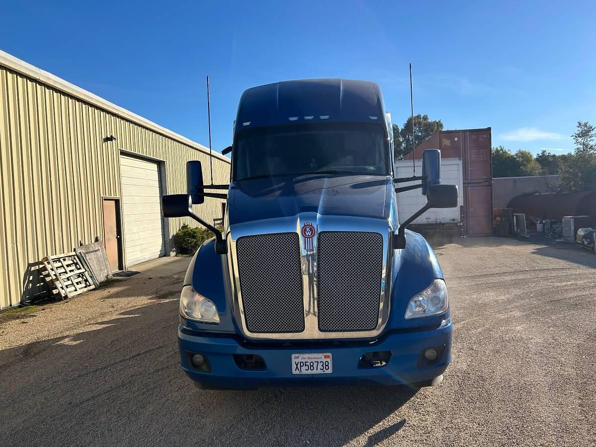 Used 2020 Kenworth T680 Sleeper Semi Truck