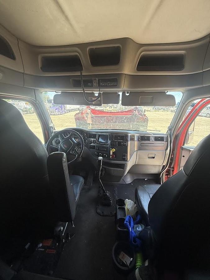 Used 2015 Peterbilt 579