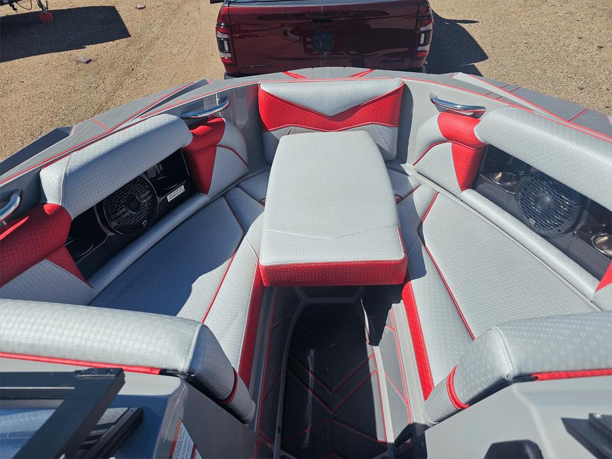 Used 2024 Supreme S220 Pontoon Boat