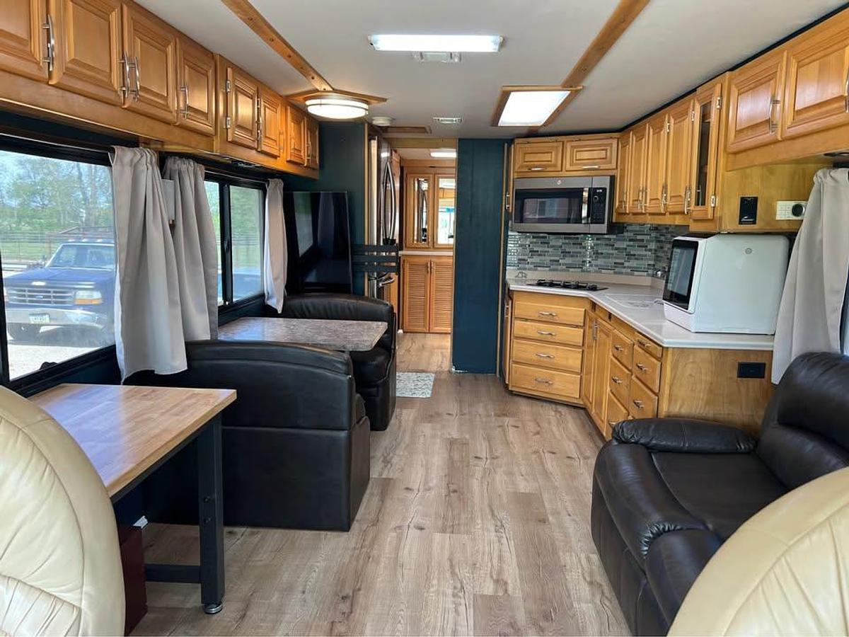 Used 2000 Beaver Contessa Class A Diesel Motorhome