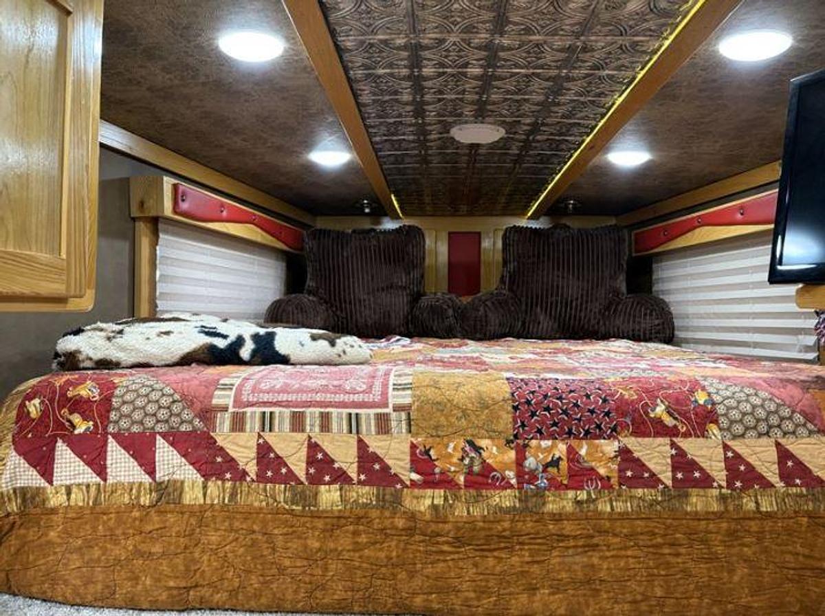 Used 2007 Elite 3 Horse Slant Trailer