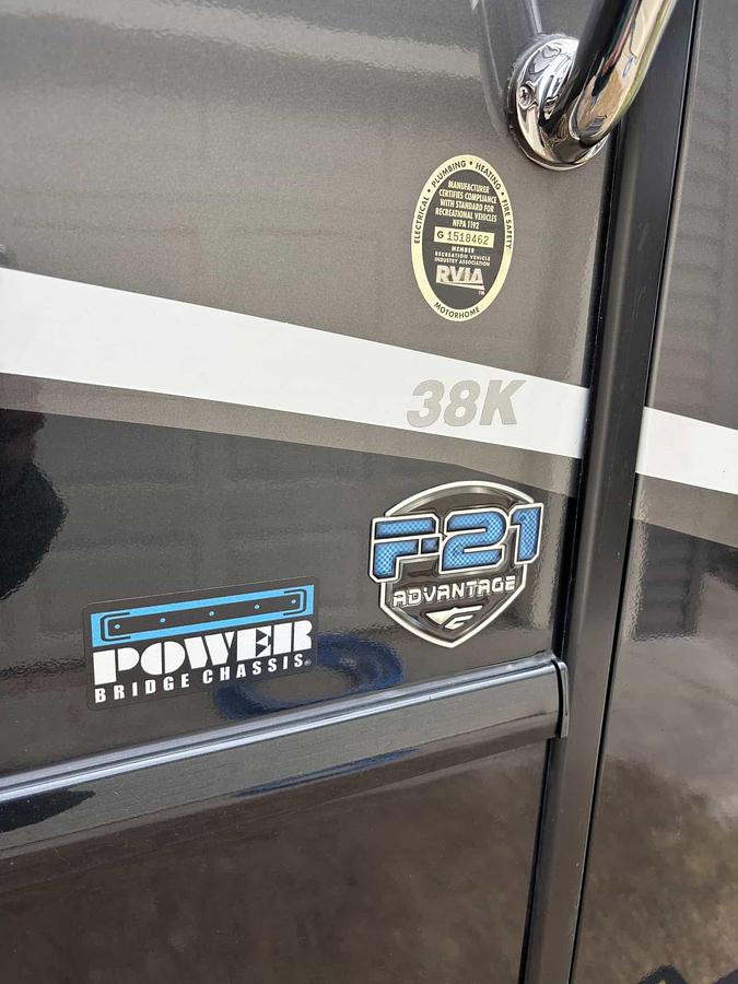 Used 2015 Fleetwood Expedition 38K