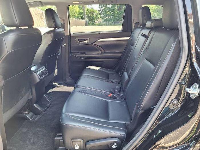 Used 2017 Toyota Highlander XLE AWD