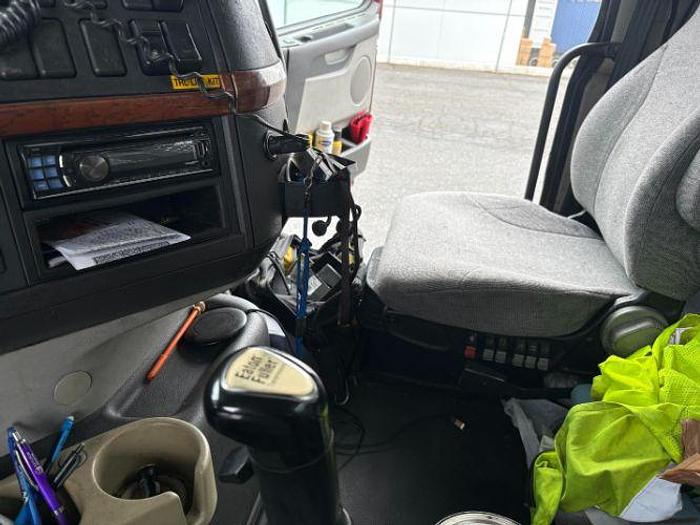 Used 2012 Volvo VAH64200 Car Hauler