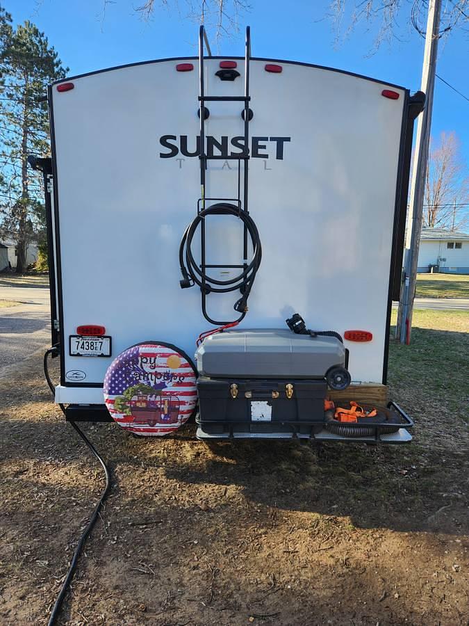 Used 2024 Sunset Trail SS253RB