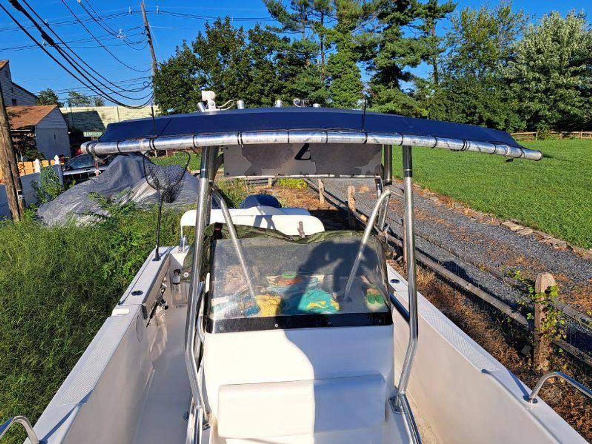 Used 2002 26ft Cobia Center Console