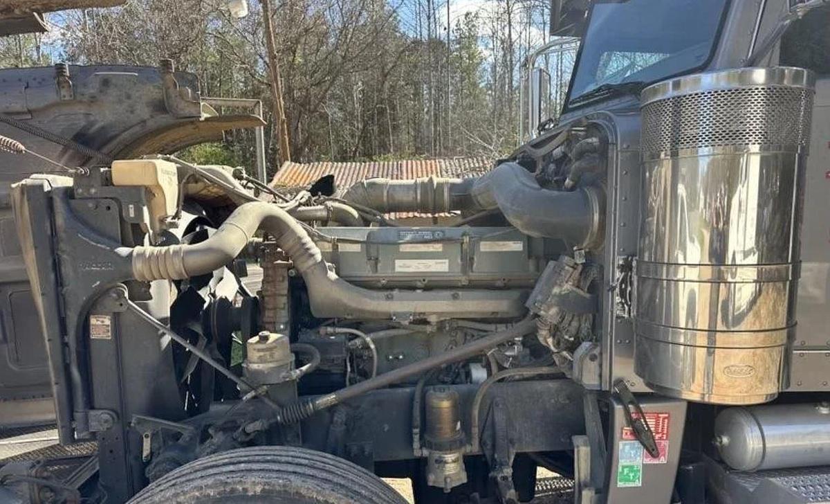 Used 2017 Peterbilt 389