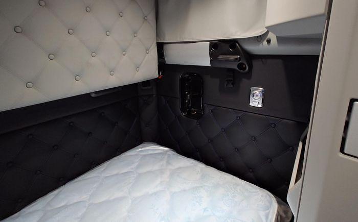 Used 2023 KENWORTH W990