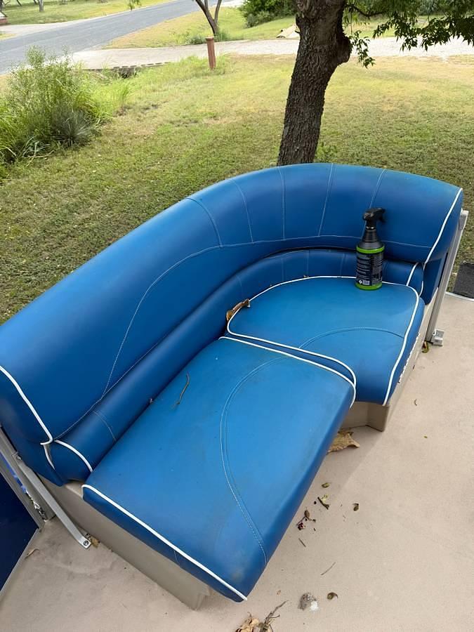 Used 2014 Sun Catcher G3 Pontoon – Yamaha 90 HP 4-Stroke – 500 Hours – Trolling Motor