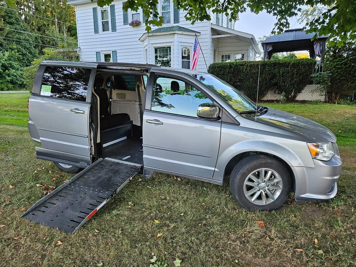 Used 2016 Dodge Grand Caravan RT SXT Van