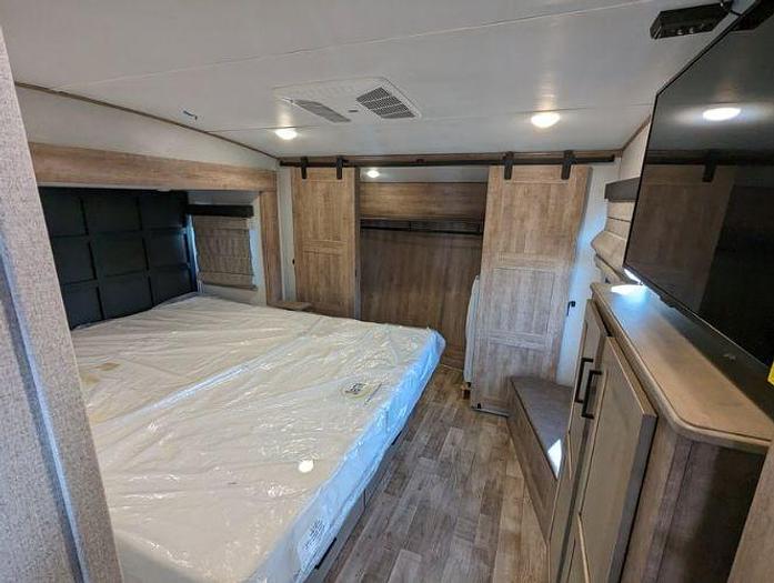 Used 2022 Keystone Arcadia 3660RL