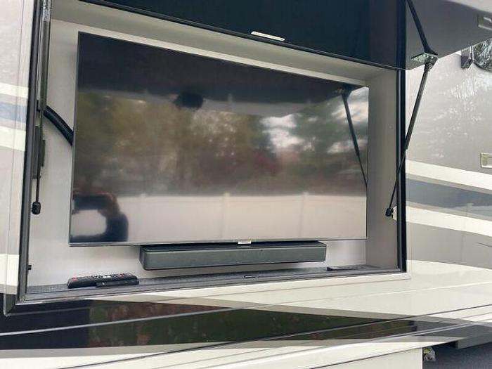 Used 2022 Newmar Dutch Star 4369