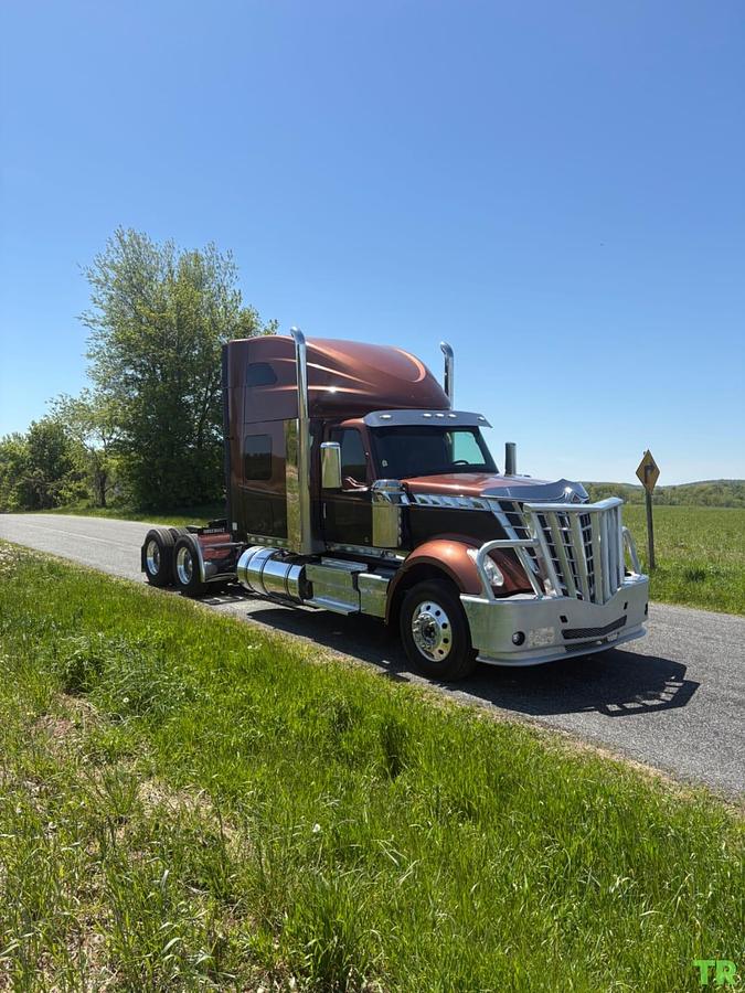Used 2020 International LoneStar Sleeper Truck