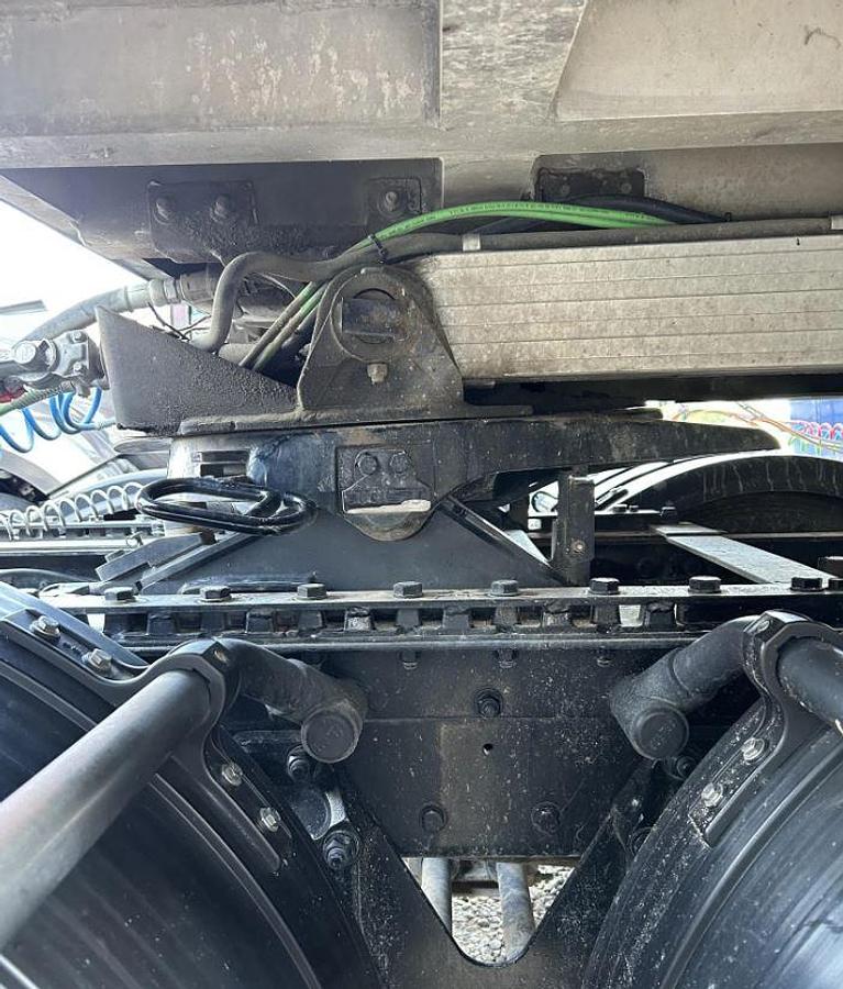 Used 2025 Kenworth W900l