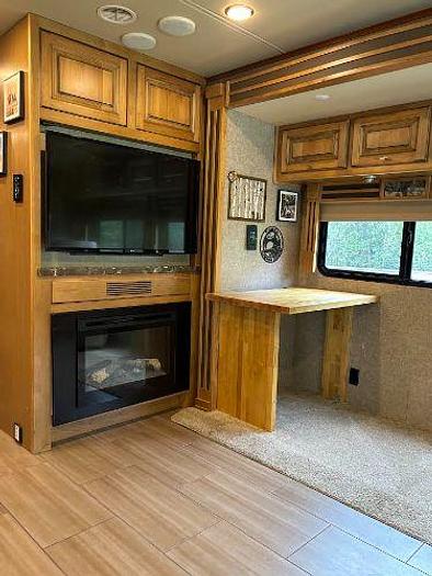 Used 2018 Tiffin Motorhomes Allegro Red 33AA