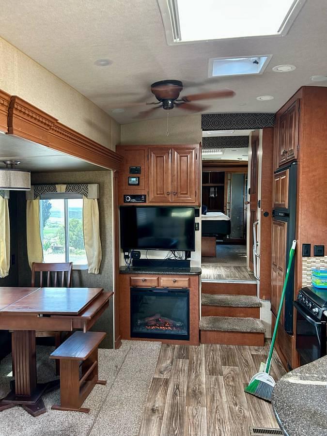 Used 2019 Northwood Artic Fox Silver Edition Silver Fox 29-5T