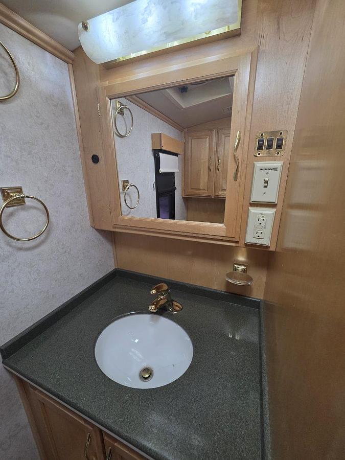 Used 2003 Fleetwood American Tradition