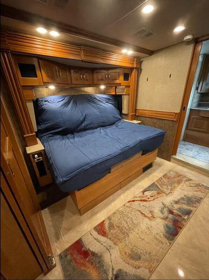 Used 2015 Fleetwood Discovery 40E
