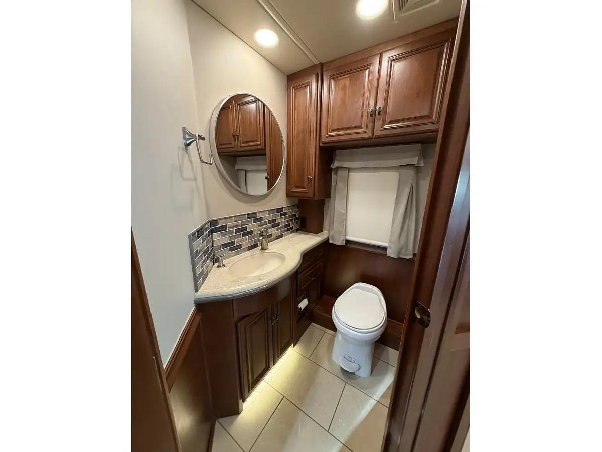 Used 2015 Winnebago Itasca Ellipse 42HD