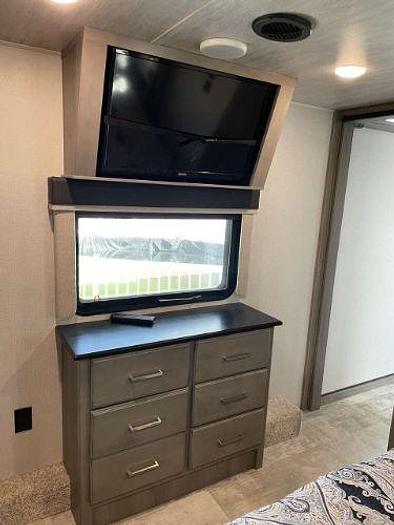 Used 2020 Keystone Montana 3854BR