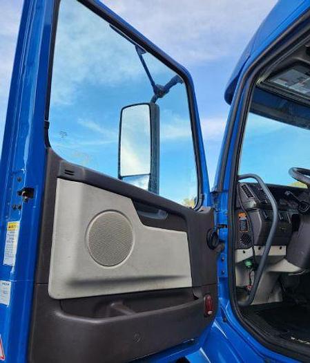 Used 2012 Volvo VNM42T430