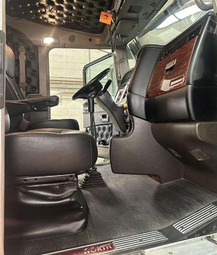 Used 2021 KENWORTH W900