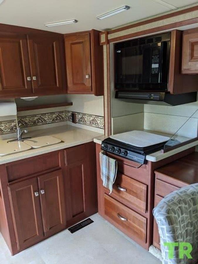 Used 2015 Winnebago Itasca Sunstar 30T