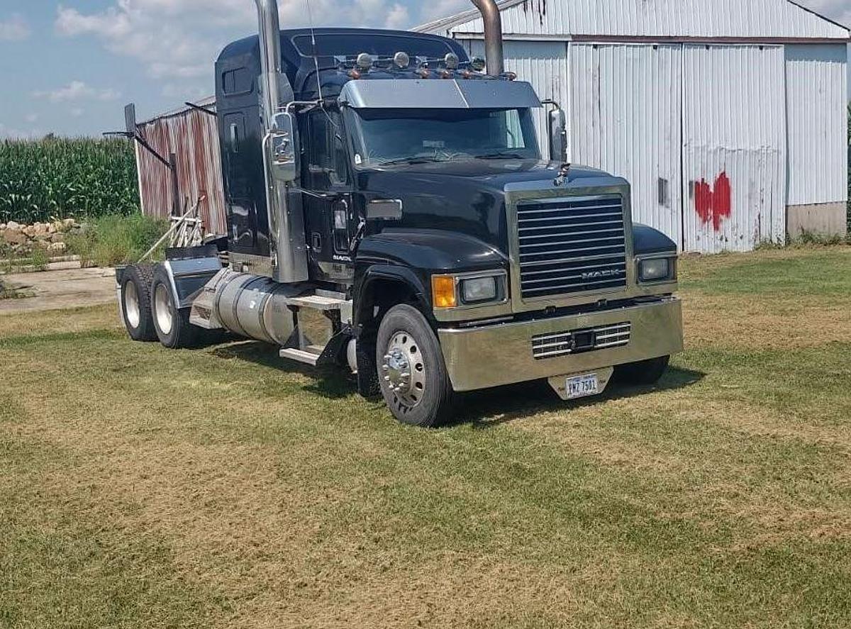 Used 2016 MACK PINNACLE CHU613 RAWHIDE